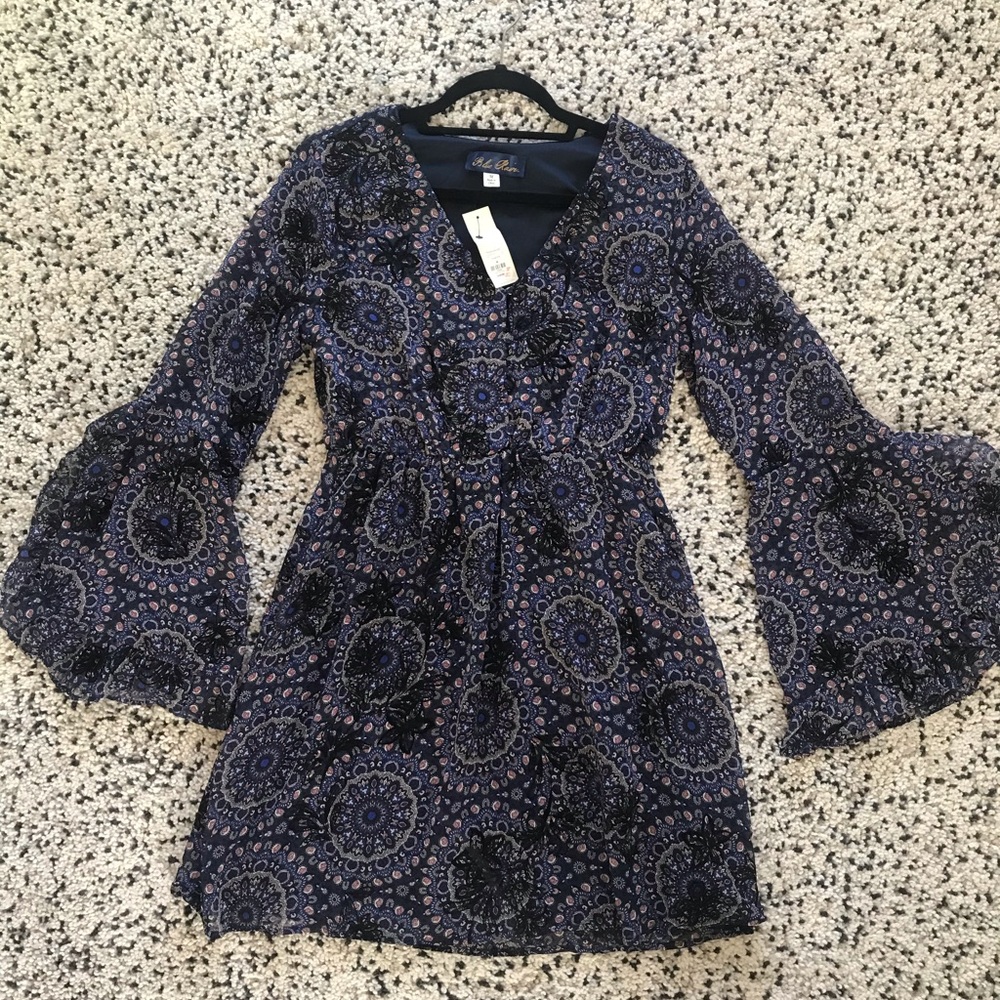 NWT bell sleeve floral dress